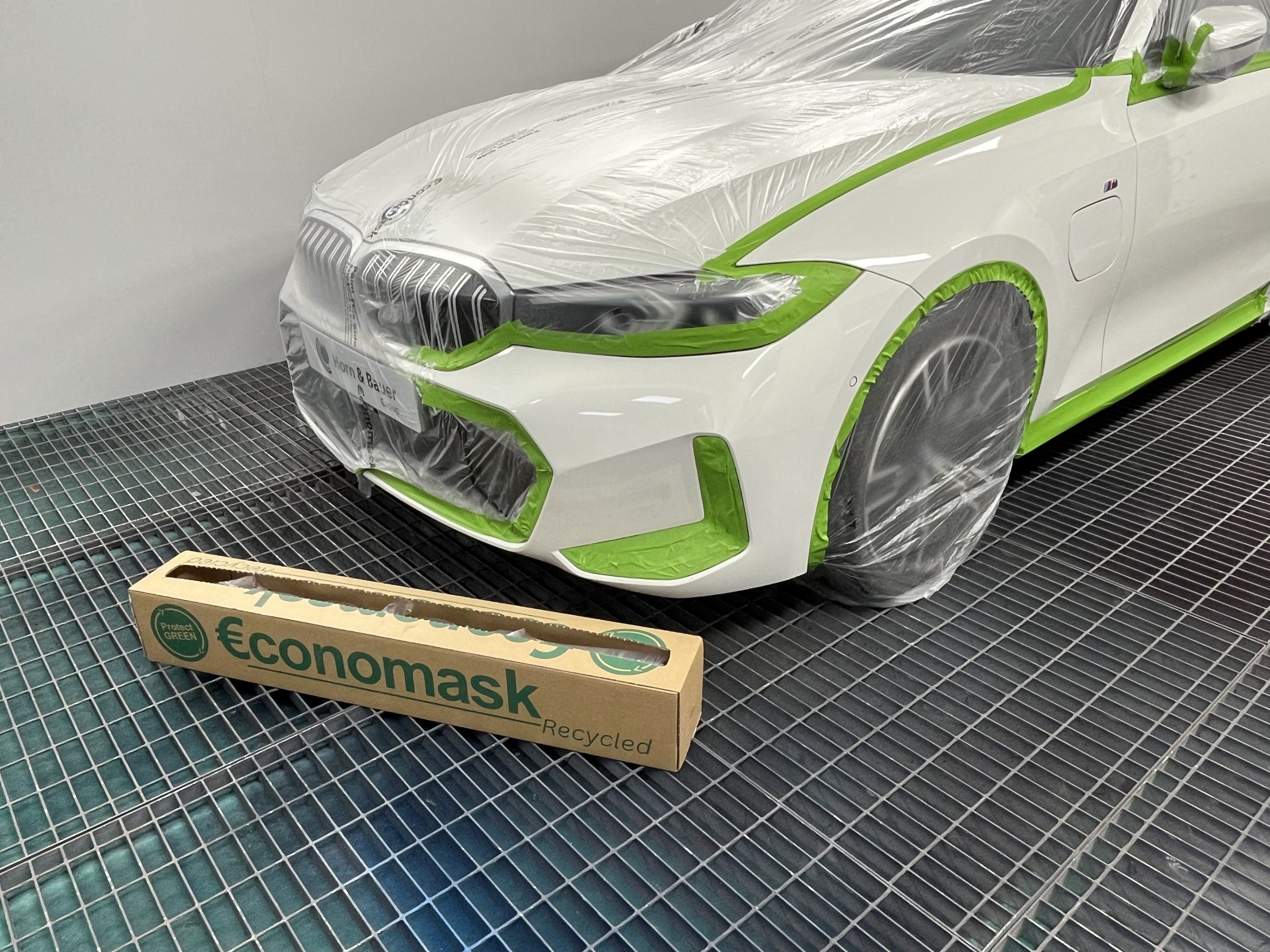 326352 Economask Recycled applied to car in spray booth